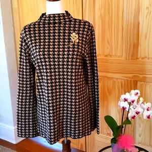 Ann Taylor Black and Camel Houndstooth Mock Neck Sweater- Size L